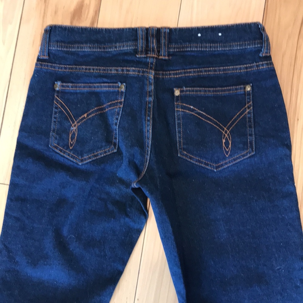 Blue Jeans - Picture 3 of 3